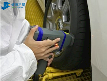 手持光譜儀現(xiàn)場(chǎng)操作照2